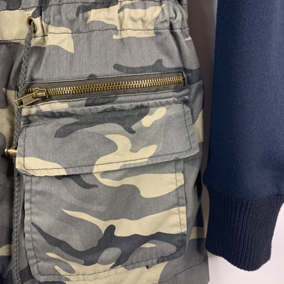 Forever 21 washed camo sweatshirt /hooded utility jacket, with zippered pockets - Picture 6 of 12